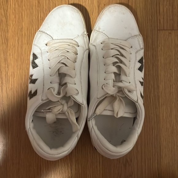 Designer Lightning Sneakers - Picture 4 of 6